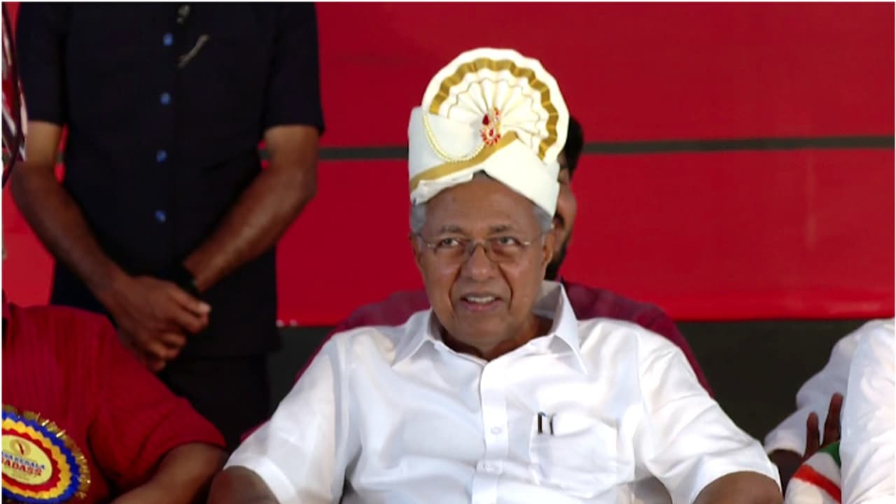 മുഖ്യമന്ത്രിയുടെ കുടുംബാംഗങ്ങൾ ഉൾപ്പെട്ട കോക്കസ് ഭരണത്തിൽ ഇടപെടുന്നു, മന്ത്രിസഭയിൽ പടലപ്പിണക്കവും അതൃപ്തിയും