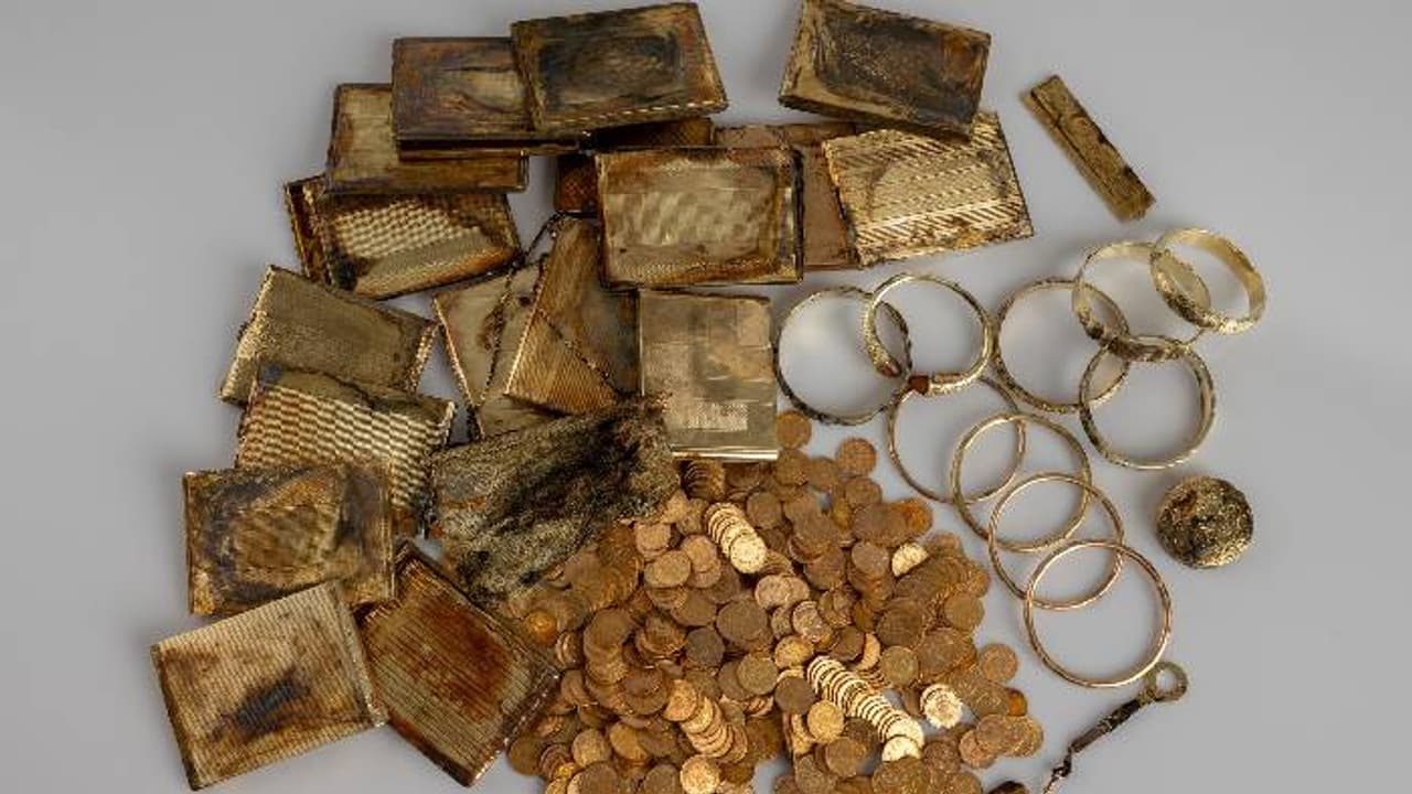 എപ്പോൾ കുഴിച്ചിട്ടു? ആര് കുഴിച്ചിട്ടു? 2 കോടി വിലപിടിപ്പുള്ള നിധി, കണ്ടെത്തിയത് പർവതം കേറാൻ പോയവർ