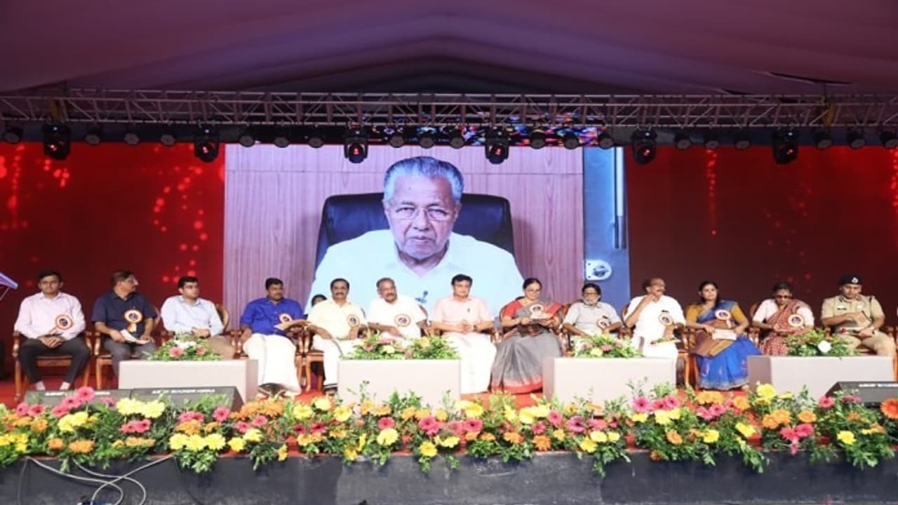 സംരംഭകവർഷം പദ്ധതിയിലൂടെ തുടങ്ങിയത് 3.5 ലക്ഷം പുതിയ സംരംഭങ്ങൾ: പിണറായി വിജയൻ സംരംഭകവർഷം പദ്ധതിയിലൂടെ തുടങ്ങിയത് 3.5 ലക്ഷം പുതിയ സംരംഭങ്ങൾ: പിണറായി വിജയൻ