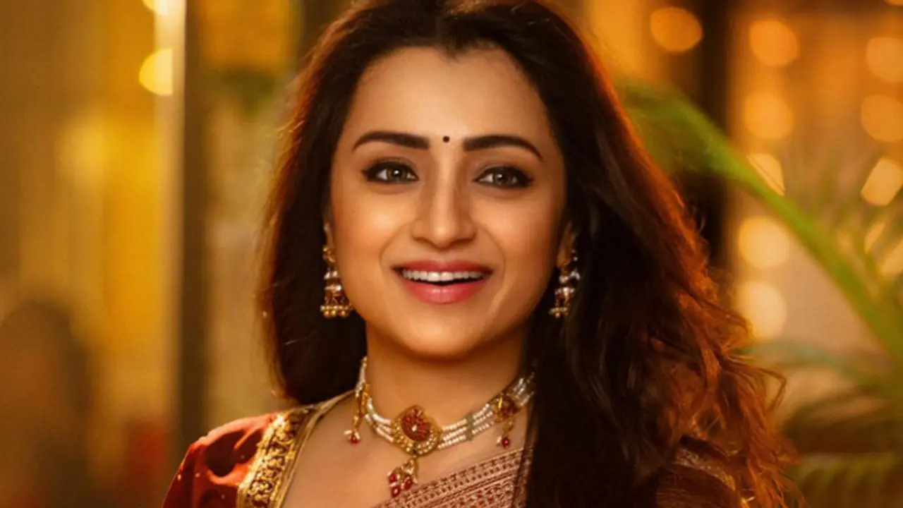 విశ్వంభర టీమ్ నుంచి త్రిష కు బర్త్ డే గిఫ్ట్, స్పెషల్ పోస్టర్ రిలీజ్ చేసిన మేకర్స్ విశ్వంభర టీమ్ నుంచి త్రిష కు బర్త్ డే గిఫ్ట్, స్పెషల్ పోస్టర్ రిలీజ్ చేసిన మేకర్స్