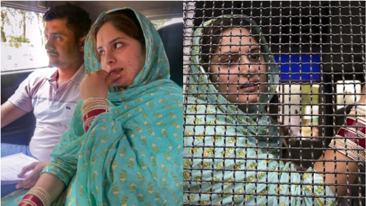 'സിആർപിഎഫിൽനിന്ന് അനുമതി വാങ്ങിയിരുന്നു'; പാക് യുവതിയെ വിവാഹം ചെയ്തതിൽ വിശദീകരണവുമായി ജവാൻ, കോടതിയെ സമീപിക്കും 'സിആർപിഎഫിൽനിന്ന് അനുമതി വാങ്ങിയിരുന്നു'; പാക് യുവതിയെ വിവാഹം ചെയ്തതിൽ വിശദീകരണവുമായി ജവാൻ, കോടതിയെ സമീപിക്കും