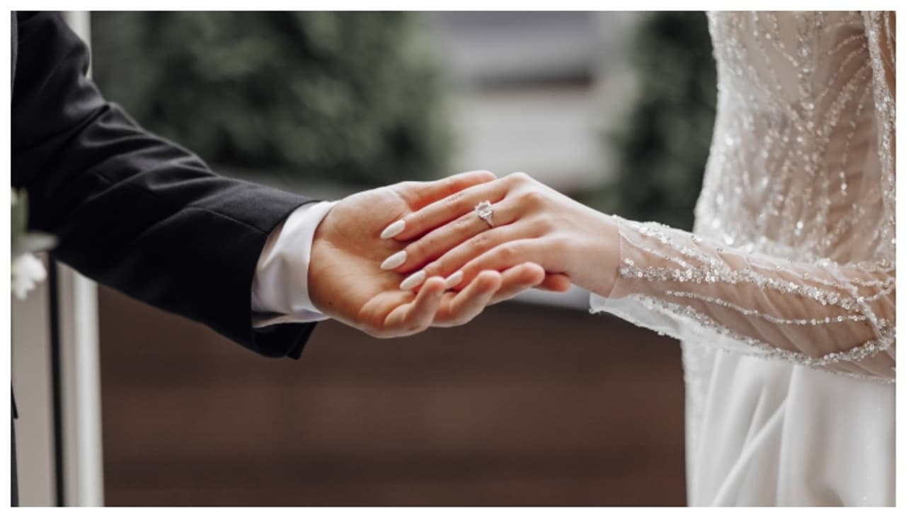 പരസ്പരം അറിയാതിരിക്കാൻ മൂന്ന് കൗണ്ടികളില്‍ നിന്ന് മൂന്ന് സ്ത്രീകളെ വിവാഹം കഴിച്ചു, പക്ഷേ... 