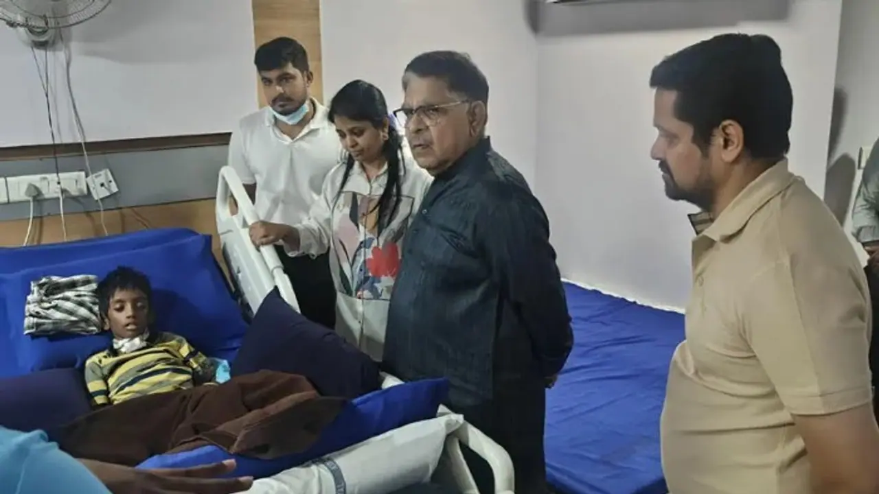 శ్రీతేజను పరామర్శించిన అల్లు అరవింద్. ప్రస్తుతం బాలుడి ఆరోగ్య పరిస్థితి ఏంటంటే? శ్రీతేజను పరామర్శించిన అల్లు అరవింద్. ప్రస్తుతం బాలుడి ఆరోగ్య పరిస్థితి ఏంటంటే?