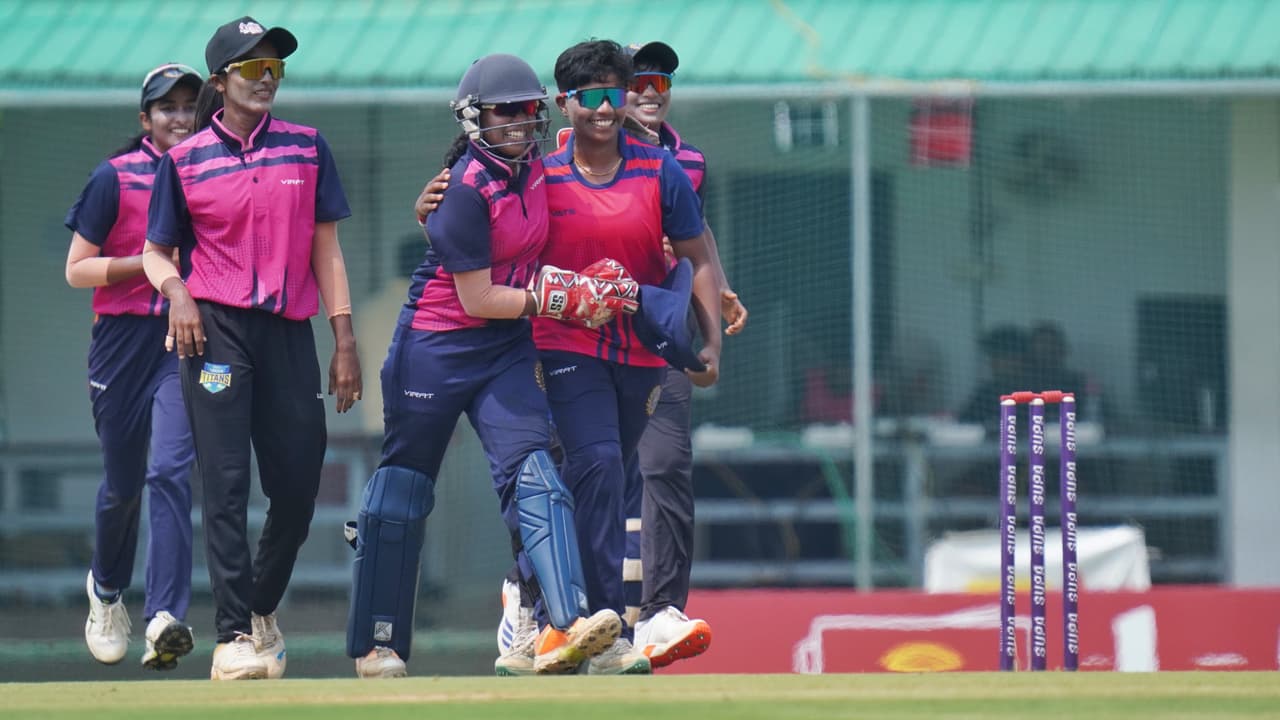 കെസിഎ പിങ്ക് ടി20 ടൂര്ണമെന്റിന് തുടക്കം,ആദ്യ മത്സരത്തില് റൂബിയെ വീഴ്ത്തി പേള് കെസിഎ പിങ്ക് ടി20 ടൂര്ണമെന്റിന് തുടക്കം,ആദ്യ മത്സരത്തില് റൂബിയെ വീഴ്ത്തി പേള്