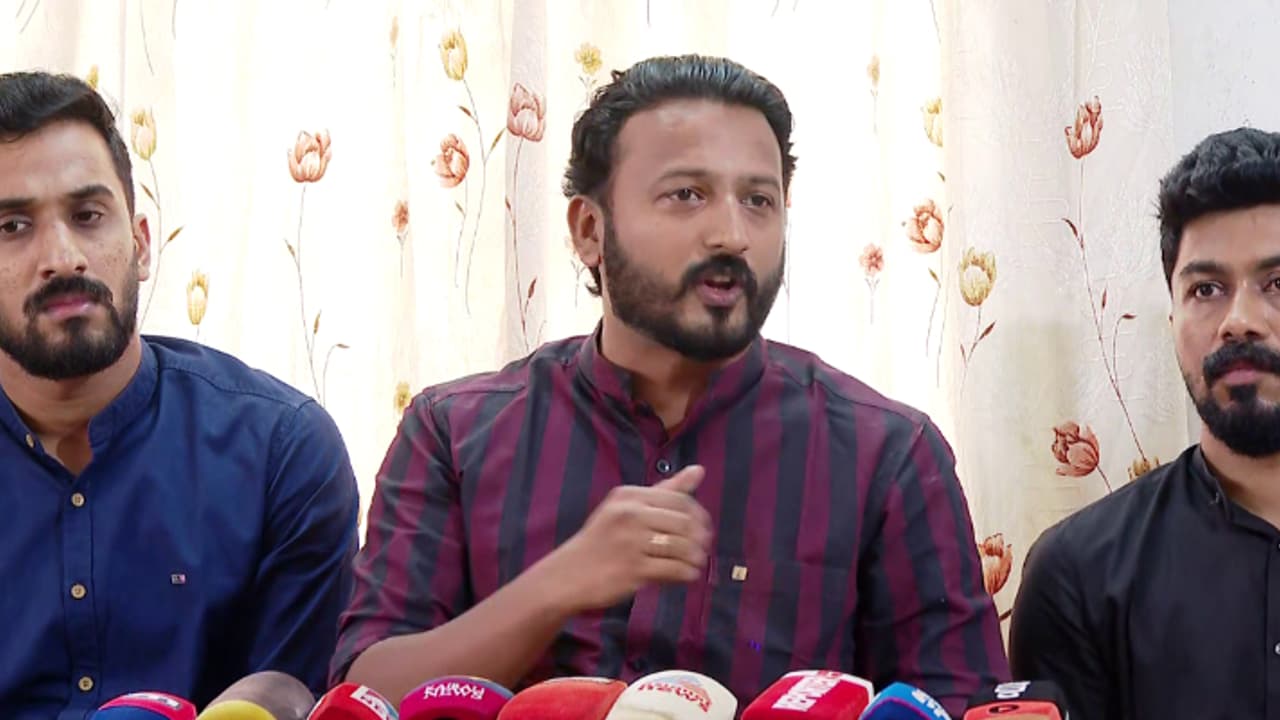 വരാനിരിക്കുന്നത് അങ്കൺവാടി ക്ലാസ് ലീഡറുടെ തെരഞ്ഞെടുപ്പല്ല; തുറന്നടിച്ച് രാഹുൽ മാങ്കൂട്ടത്തിൽ, സുധാകരന് പിന്തുണ വരാനിരിക്കുന്നത് അങ്കൺവാടി ക്ലാസ് ലീഡറുടെ തെരഞ്ഞെടുപ്പല്ല; തുറന്നടിച്ച് രാഹുൽ മാങ്കൂട്ടത്തിൽ, സുധാകരന് പിന്തുണ