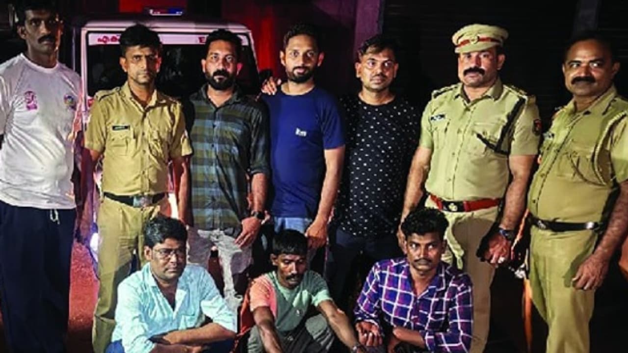 അർധരാത്രി വേങ്ങരയിൽ എത്തിയ 3 പശ്ചിമ ബംഗാൾ സ്വദേശികൾ, 2 പേർ സ്ഥിരം നോട്ടപ്പുള്ളികൾ; കിട്ടിയത് 12 കിലോ കഞ്ചാവ്