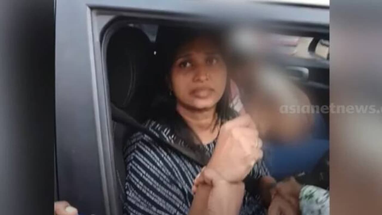 കൈക്കൂലിക്കേസ്: ബിൽഡിങ് ഇൻസ്പെക്ടർ സ്വപ്നക്ക് ജാമ്യം കൈക്കൂലിക്കേസ്: ബിൽഡിങ് ഇൻസ്പെക്ടർ സ്വപ്നക്ക് ജാമ്യം