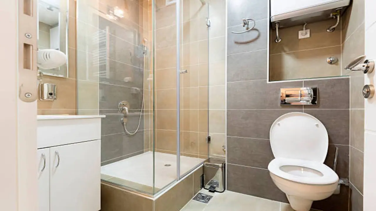 வெஸ்டன் டாய்லெட் பயன்படுத்துறீங்களா? இதை செய்தால் ஆபத்து தான்