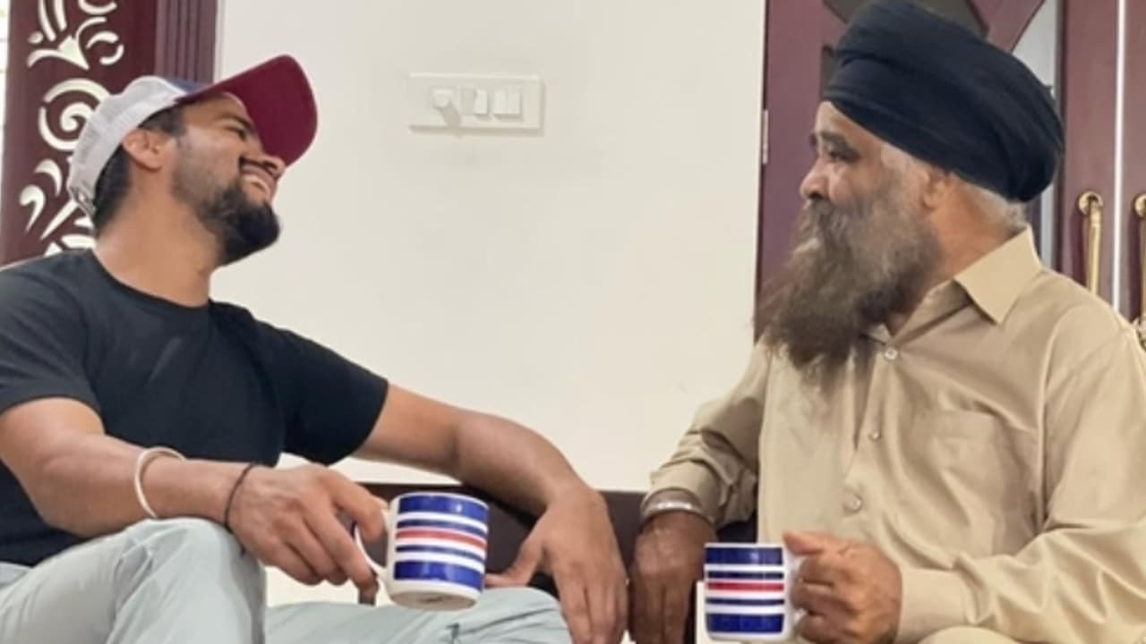 'അവന്റെ കളി കാണുമ്പോൾ മാത്രമാണ് ചിരിക്കുന്നത്'; മരണത്തോട് മല്ലിടുന്ന പ്രഭ്‌സിമ്രന്റെ പിതാവ്, വേദനയോടെ കുടുംബം