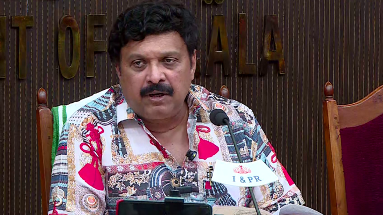 ജൂണ് ഒന്നിനല്ല, മെയ് 31ന് തന്നെ അക്കൗണ്ടിൽ മുഴുവൻ ശമ്പളവുമെത്തി; കെഎസ്ആർടിസി ജീവനക്കാർക്ക് സന്തോഷം! ജൂണ് ഒന്നിനല്ല, മെയ് 31ന് തന്നെ അക്കൗണ്ടിൽ മുഴുവൻ ശമ്പളവുമെത്തി; കെഎസ്ആർടിസി ജീവനക്കാർക്ക് സന്തോഷം!