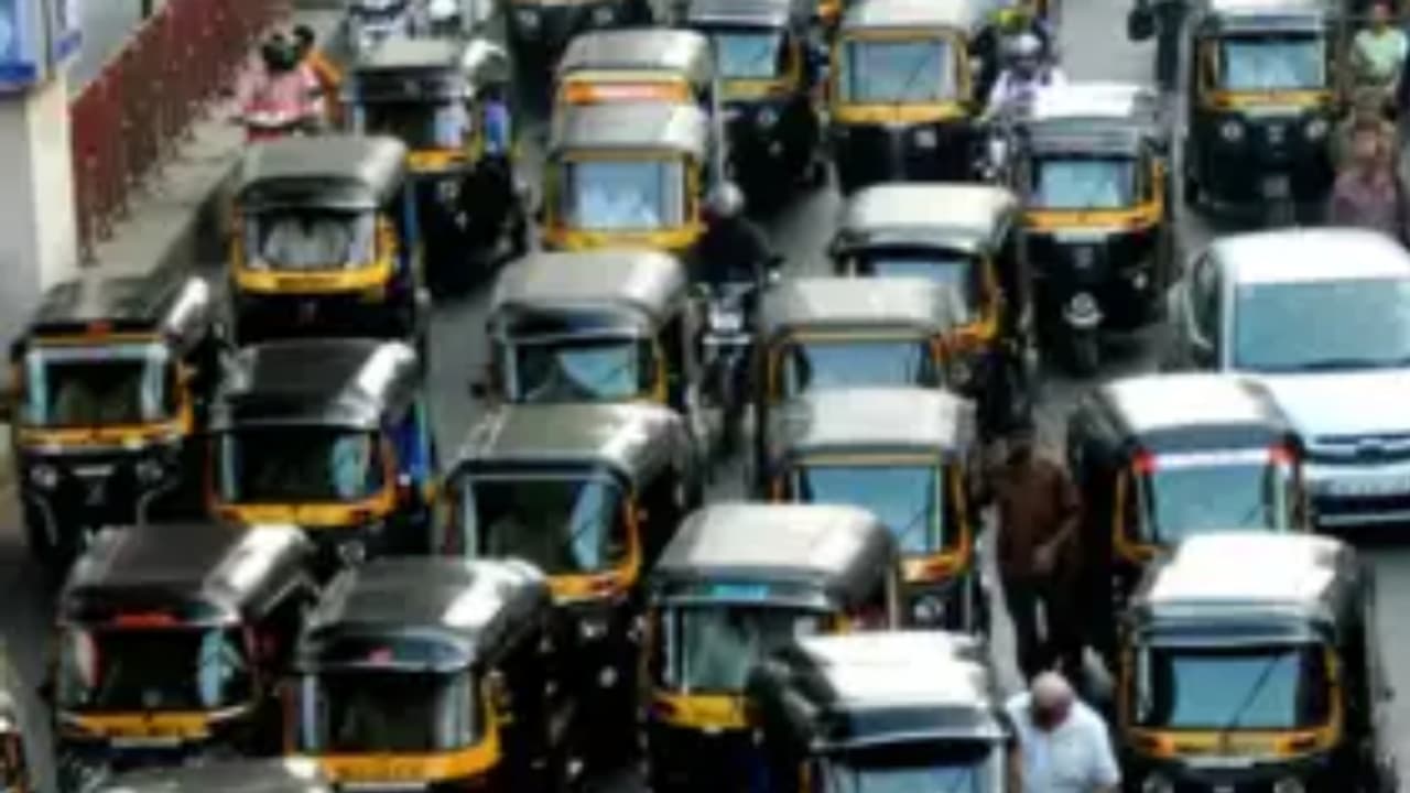 ഓട്ടം പോകാൻ വിസമ്മതിച്ചതടക്കം കേസ്, രണ്ടാഴ്ചയിൽ ഓട്ടോ ടാക്സി ഡ്രൈവർമാർക്ക് 48,000 ചലാൻ അയച്ച് മുംബൈ പൊലീസ് ഓട്ടം പോകാൻ വിസമ്മതിച്ചതടക്കം കേസ്, രണ്ടാഴ്ചയിൽ ഓട്ടോ ടാക്സി ഡ്രൈവർമാർക്ക് 48,000 ചലാൻ അയച്ച് മുംബൈ പൊലീസ്