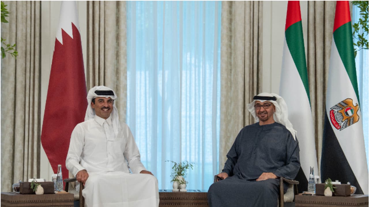 ഖത്തർ അമീറും യുഎഇ ​പ്ര​സി​ഡ​ന്‍റും അ​ബു​ദാബി​യി​ൽ കൂ​ടി​ക്കാ​ഴ്ച ന​ട​ത്തി, സ​ഹ​ക​ര​ണം ശ​ക്തി​പ്പെ​ടു​ത്തും