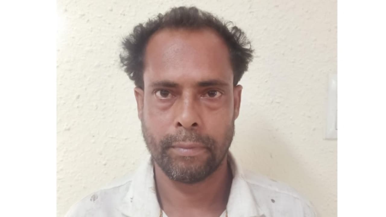 അടുത്ത വീട്ടിൽ വാടകയ്ക്ക് താമസിച്ചിരുന്ന ഇതര സംസ്ഥാന തൊഴിലാളി വീട്ടിൽ വന്ന് 17കാരിയെ പീഡിപ്പിച്ച കേസിൽ വിധി അടുത്ത വീട്ടിൽ വാടകയ്ക്ക് താമസിച്ചിരുന്ന ഇതര സംസ്ഥാന തൊഴിലാളി വീട്ടിൽ വന്ന് 17കാരിയെ പീഡിപ്പിച്ച കേസിൽ വിധി