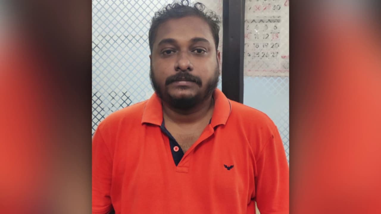 കണ്ണൂരിൽ കഞ്ചാവുമായി സിനിമ പ്രവര്ത്തകൻ അറസ്റ്റിൽ കണ്ണൂരിൽ കഞ്ചാവുമായി സിനിമ പ്രവര്ത്തകൻ അറസ്റ്റിൽ