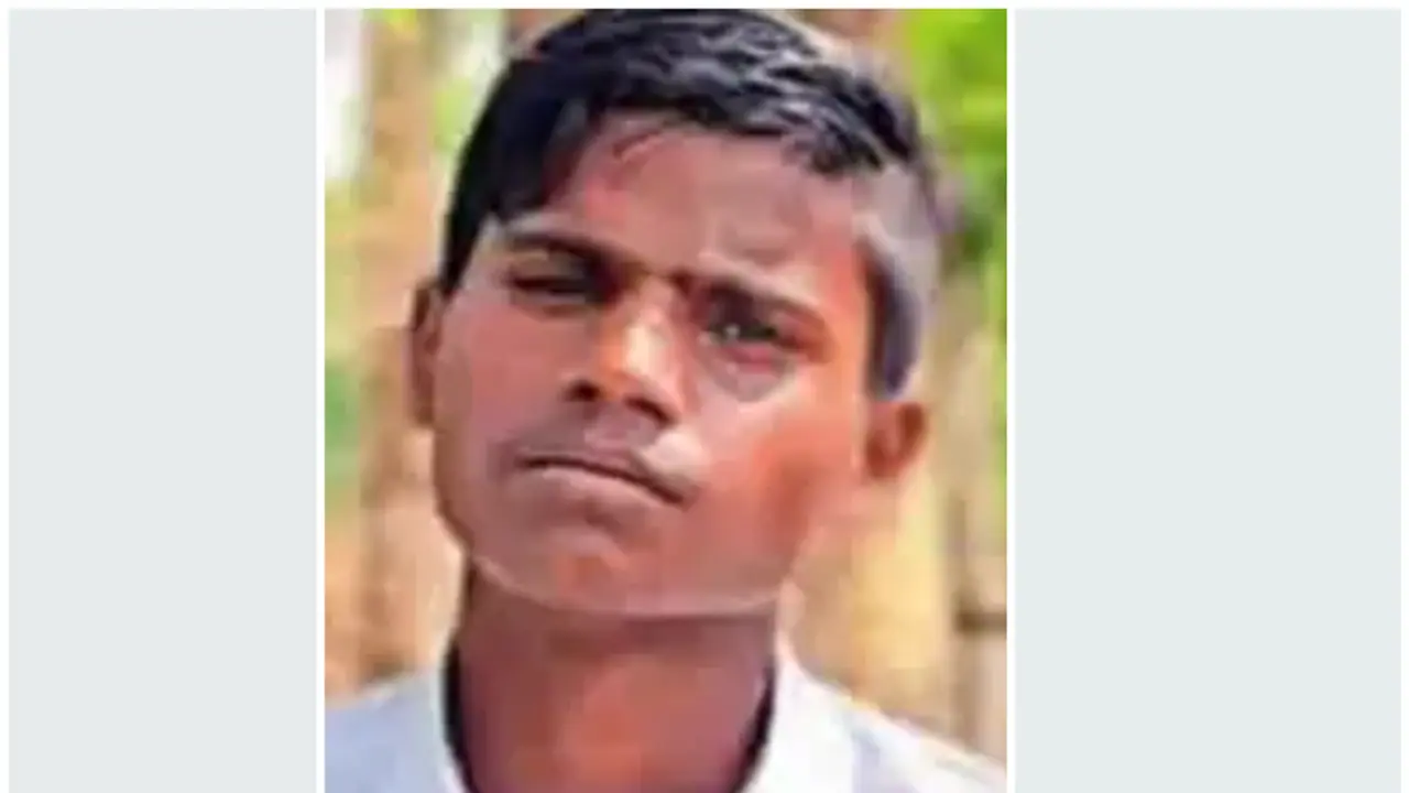 ഇവനെക്കൊണ്ടൊന്നും പറ്റില്ലെന്ന് പറഞ്ഞവരൊക്കെ എവിടെ! 10 ാം ക്ലാസ് പാസായ ആദ്യ വിദ്യാർത്ഥി; ഗ്രാമത്തിന് ഉത്സവം