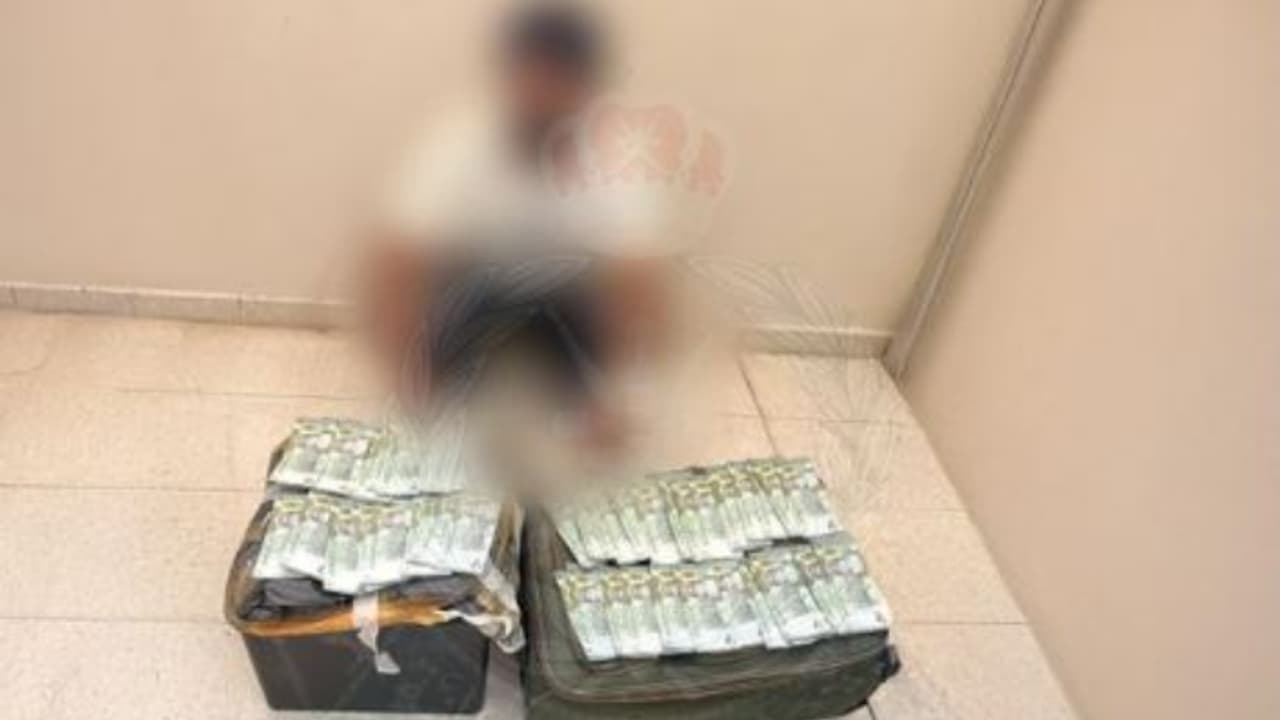 വ്യാജ കറൻസി മാറാൻ ശ്രമിക്കുന്നതിനിടെ ഇന്ത്യക്കാരൻ ഒമാനിൽ പിടിയിലായി