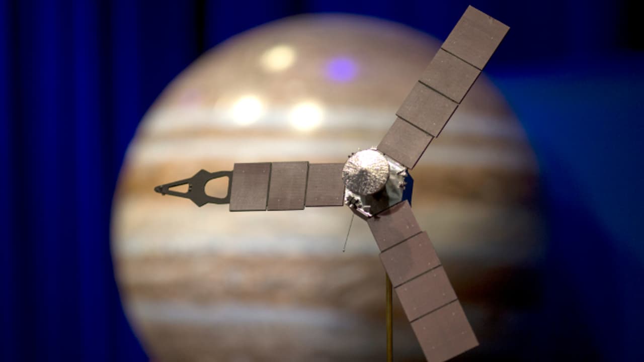 വ്യാഴത്തിൽ ഓസ്ട്രേലിയയേക്കാൾ വലിപ്പമുള്ള ചുഴലിക്കാറ്റുകൾ! ജൂണോ അയച്ച വിവരങ്ങള് കണ്ട് ഞെട്ടി ഗവേഷകര് വ്യാഴത്തിൽ ഓസ്ട്രേലിയയേക്കാൾ വലിപ്പമുള്ള ചുഴലിക്കാറ്റുകൾ! ജൂണോ അയച്ച വിവരങ്ങള് കണ്ട് ഞെട്ടി ഗവേഷകര്