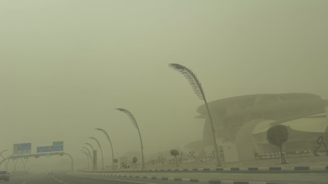 ഖത്തറിൽ പൊടിക്കാറ്റ് തുടരും, മുന്കരുതൽ നിര്ദ്ദേശങ്ങളുമായി അധികൃതര് ഖത്തറിൽ പൊടിക്കാറ്റ് തുടരും, മുന്കരുതൽ നിര്ദ്ദേശങ്ങളുമായി അധികൃതര്