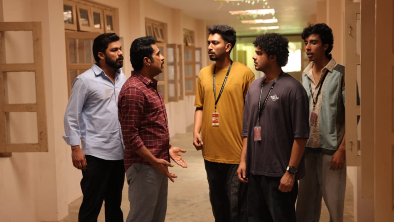 ക്യാമ്പസ് പശ്ചാത്തലത്തില്‍ ഫാന്‍റസി ഹ്യൂമര്‍; 'പടക്കളം' തിയറ്ററുകളിലേക്ക്