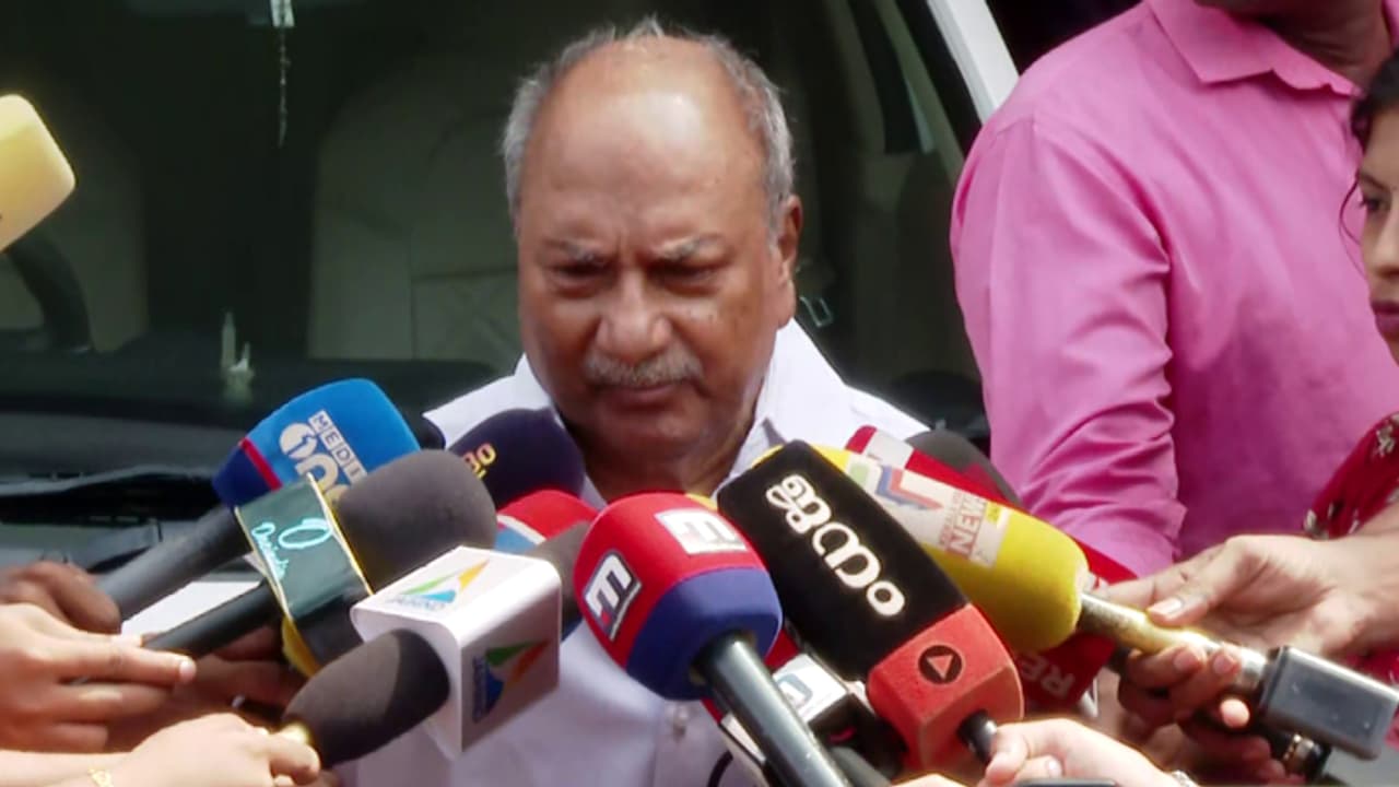 ഇത് തുടക്കം മാത്രം, ഭീകരർക്കെതിരായ നടപടി ഇനിയും തുടരുമെന്ന് പ്രതീക്ഷ, സൈന്യത്തിന് ബിഗ് സല്യൂട്ട്: എകെ ആന്റണി ഇത് തുടക്കം മാത്രം, ഭീകരർക്കെതിരായ നടപടി ഇനിയും തുടരുമെന്ന് പ്രതീക്ഷ, സൈന്യത്തിന് ബിഗ് സല്യൂട്ട്: എകെ ആന്റണി