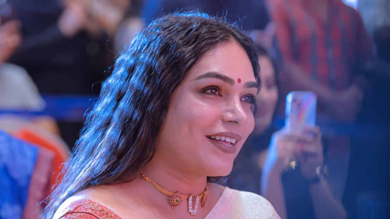 'ഒരു പാർട്ടിയിലേക്കുമില്ല, മനസമാധാനത്തോടെ ജീവിക്കാനാണ് താൽപര്യം'; നിലപാട് വ്യക്തമാക്കി സീമ വിനീത് 'ഒരു പാർട്ടിയിലേക്കുമില്ല, മനസമാധാനത്തോടെ ജീവിക്കാനാണ് താൽപര്യം'; നിലപാട് വ്യക്തമാക്കി സീമ വിനീത്