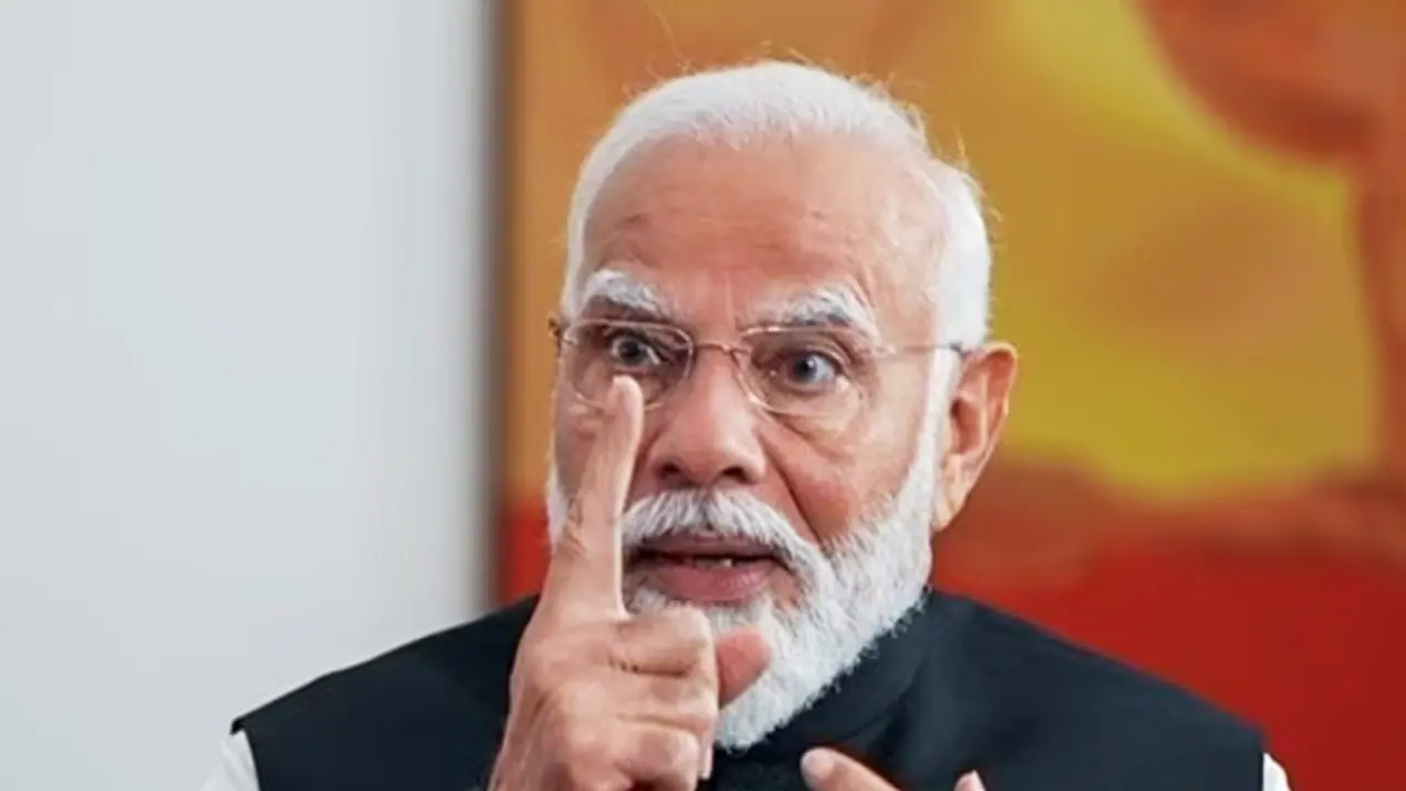 பிரதமர் மோடி தலைமையில் அவசரக் கூட்டம்; முக்கிய துறைகளுக்குப் பறந்த உத்தரவு!