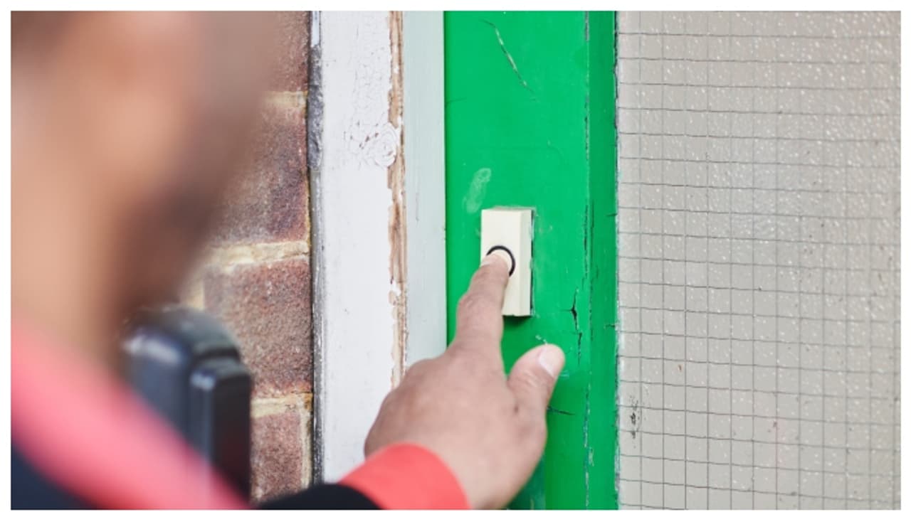 ടിക്ക് ടോക്ക് വീഡിയോയ്ക്കായി ഡോർബൽ അടിച്ച് പ്രാങ്ക് ചെയ്ത 18 കാരനെ വീട്ടുടമ വെടിവെച്ചുകൊന്നു ടിക്ക് ടോക്ക് വീഡിയോയ്ക്കായി ഡോർബൽ അടിച്ച് പ്രാങ്ക് ചെയ്ത 18 കാരനെ വീട്ടുടമ വെടിവെച്ചുകൊന്നു