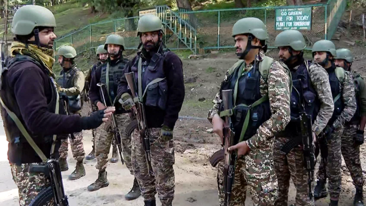 பாக். எல்லை மீறினால் உடனடி பதிலடி; ராணுவத் தளபதிகளுக்கு அதிகாரம்!