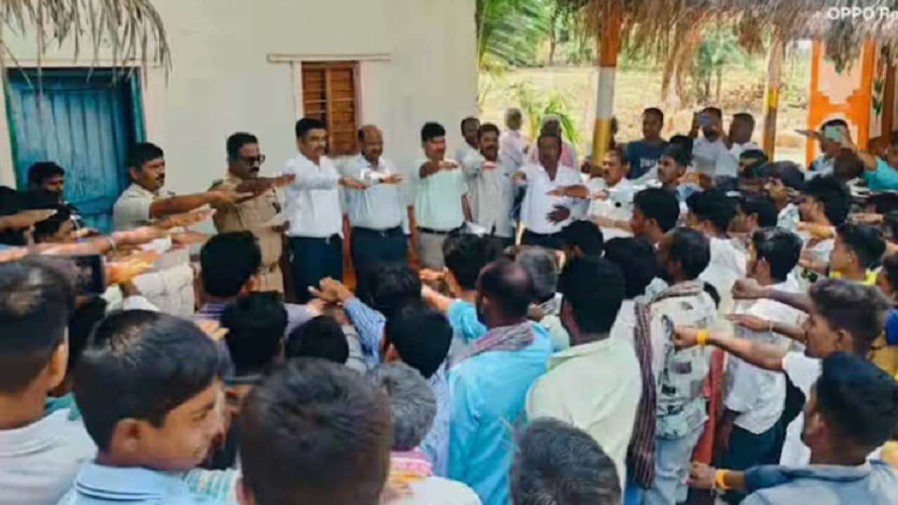 Koppal: ಮುದ್ದಾಬಳ್ಳಿಯಲ್ಲಿ ತೆರೆದ ಕಟಿಂಗ್‌ ಸಲೂನ್, ದಲಿತರಿಗೂ ಕ್ಷೌರ