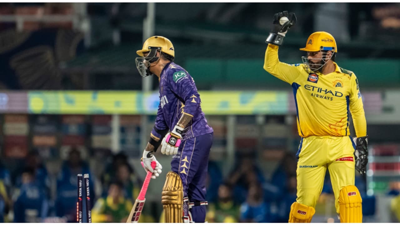 ഐപിഎല്ലിൽ മറ്റാര്ക്കും അവകാശപ്പെടാനാകാത്ത റെക്കോര്ഡ് സ്വന്തമാക്കി ധോണി; വിക്കറ്റ് കീപ്പര്മാരിൽ ഒന്നാമൻ ഐപിഎല്ലിൽ മറ്റാര്ക്കും അവകാശപ്പെടാനാകാത്ത റെക്കോര്ഡ് സ്വന്തമാക്കി ധോണി; വിക്കറ്റ് കീപ്പര്മാരിൽ ഒന്നാമൻ