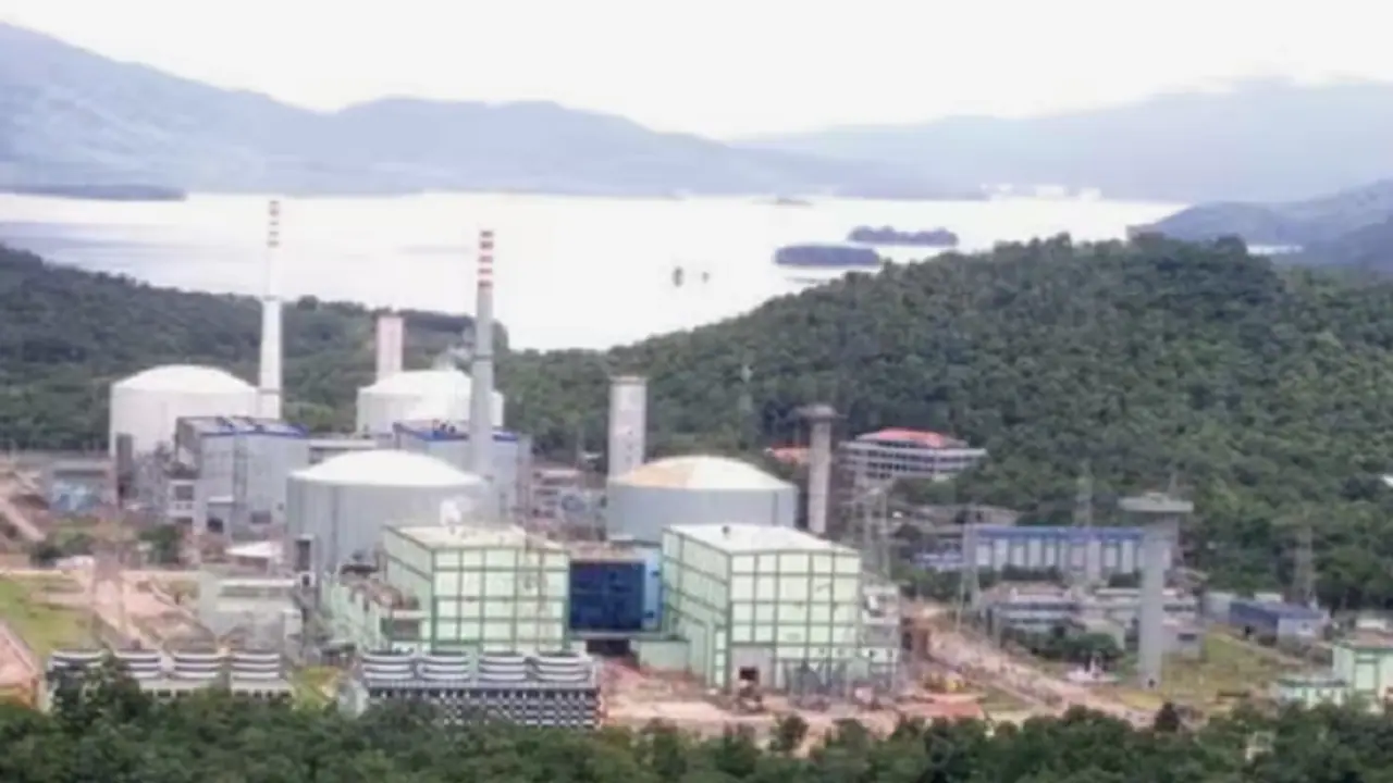 ಆಪರೇಷನ್ ಸಿಂದೂರ: ಕಾರವಾರ ಬಂದರು, ಕೈಗಾ ಅಣುಸ್ಥಾವರಕ್ಕೆ ಭದ್ರತೆ ಹೆಚ್ಚಳ ಆಪರೇಷನ್ ಸಿಂದೂರ: ಕಾರವಾರ ಬಂದರು, ಕೈಗಾ ಅಣುಸ್ಥಾವರಕ್ಕೆ ಭದ್ರತೆ ಹೆಚ್ಚಳ