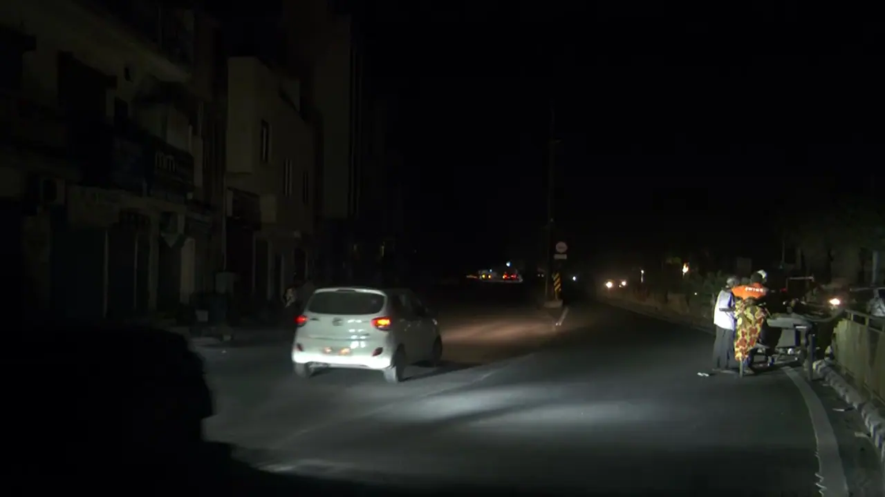 ഇന്ന് രാത്രിയും ജാഗ്രത, വിവിധയിടങ്ങളിൽ ബ്ലാക്ക് ഔട്ട്‌; പഞ്ചാബിൽ അതിർത്തി ജില്ലകളിൽ സ്കൂളുകൾക്ക് നാളെയും അവധി 