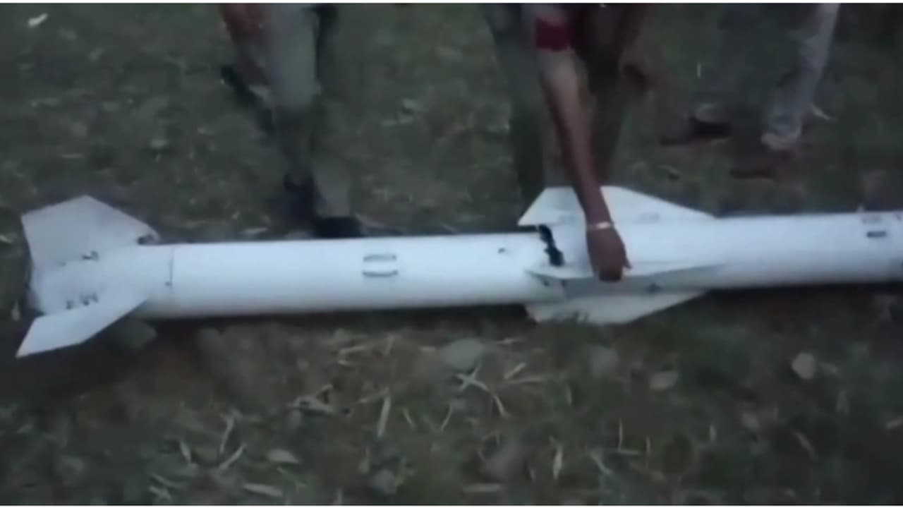 പാകിസ്ഥാൻ മിസൈൽ അവശിഷ്ടങ്ങൾ പഞ്ചാബിൽ കണ്ടെത്തി പാകിസ്ഥാൻ മിസൈൽ അവശിഷ്ടങ്ങൾ പഞ്ചാബിൽ കണ്ടെത്തി