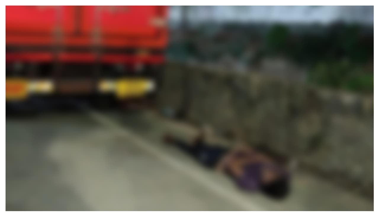 പഴവങ്ങാടി പ്രദേശത്ത് മദ്യലഹരിയിൽ ചുറ്റിത്തിരിഞ്ഞു, ഉച്ചയോടെ ആമയിഴഞ്ചാൻ തോട്ടിൽ മരിച്ച നിലയിൽ പഴവങ്ങാടി പ്രദേശത്ത് മദ്യലഹരിയിൽ ചുറ്റിത്തിരിഞ്ഞു, ഉച്ചയോടെ ആമയിഴഞ്ചാൻ തോട്ടിൽ മരിച്ച നിലയിൽ