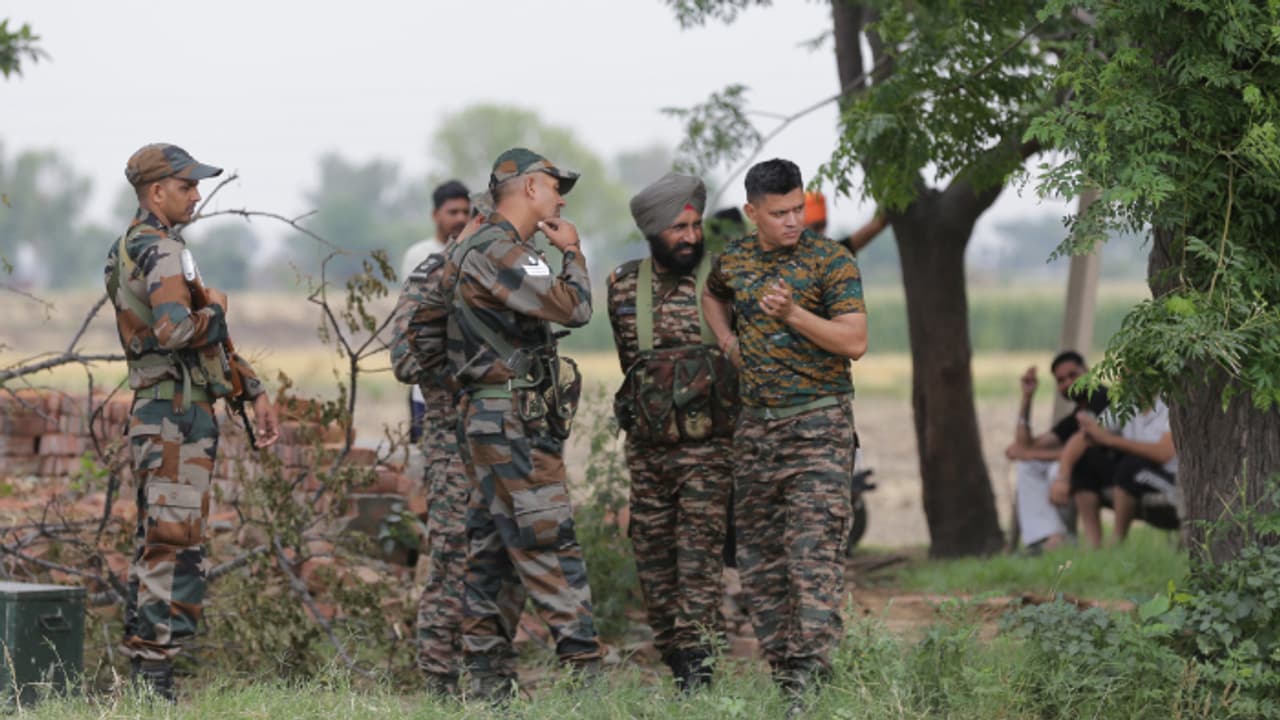 പാകിസ്ഥാന് അതും പിഴച്ചു; ഇന്ത്യന് സൈന്യത്തിന് മുന്നില് ഭസ്മമായി 'മെയ്ഡ് ഇൻ തുർക്കി' സോങ്കര് ഡ്രോണുകൾ പാകിസ്ഥാന് അതും പിഴച്ചു; ഇന്ത്യന് സൈന്യത്തിന് മുന്നില് ഭസ്മമായി 'മെയ്ഡ് ഇൻ തുർക്കി' സോങ്കര് ഡ്രോണുകൾ