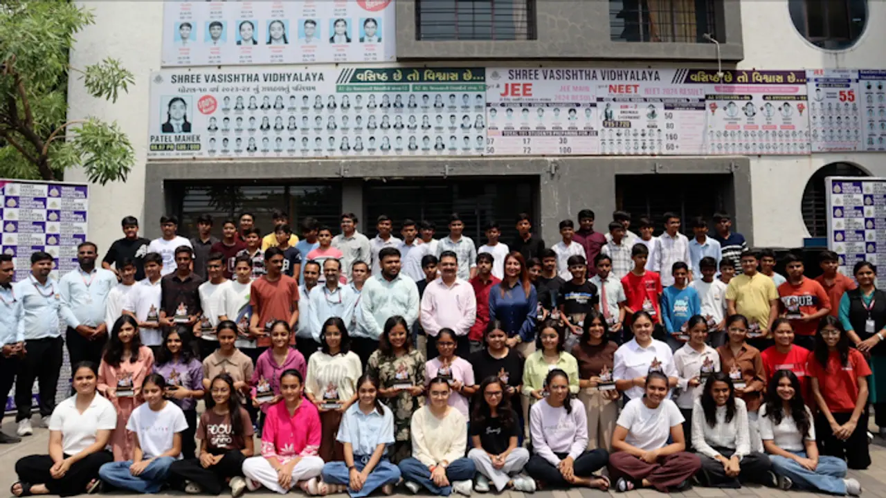 Vasishtha schools honor Class 10 toppers, salutes Op Sindoor