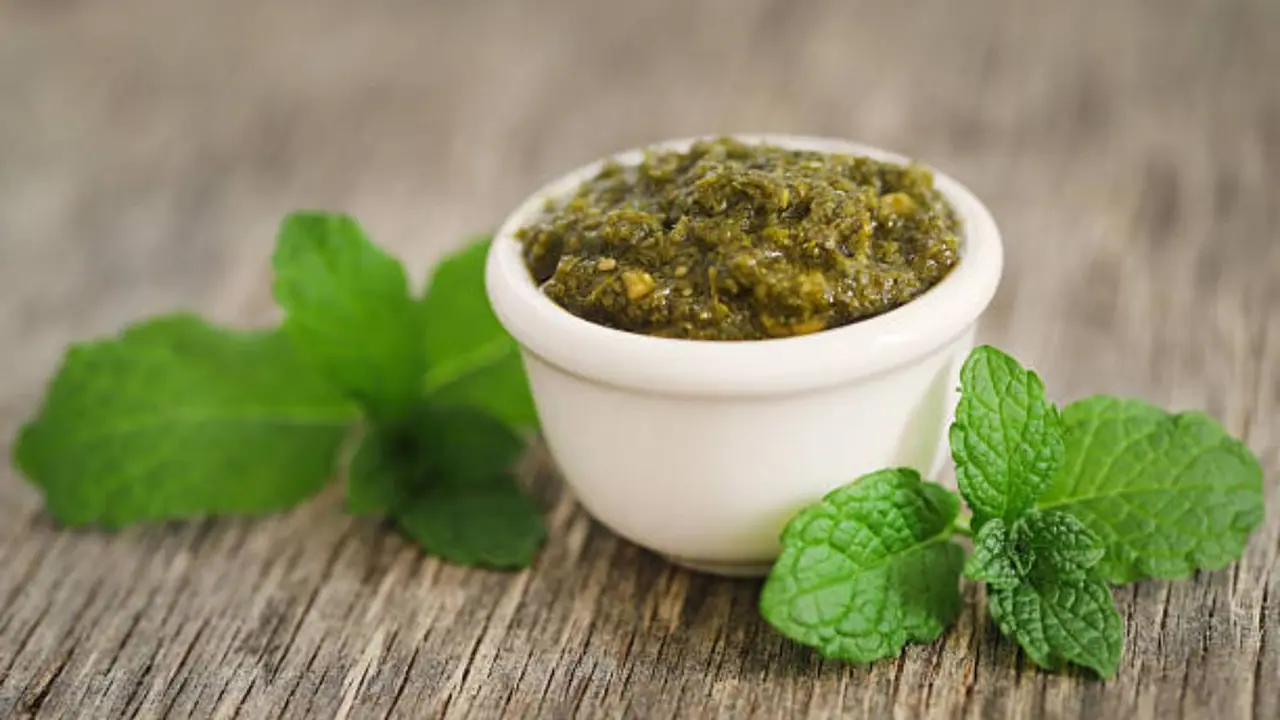 காரசாரமான டேஸ்டி புதினா சட்னிக்கு இந்த டிப்ஸ் டிரை பண்ணுங்க