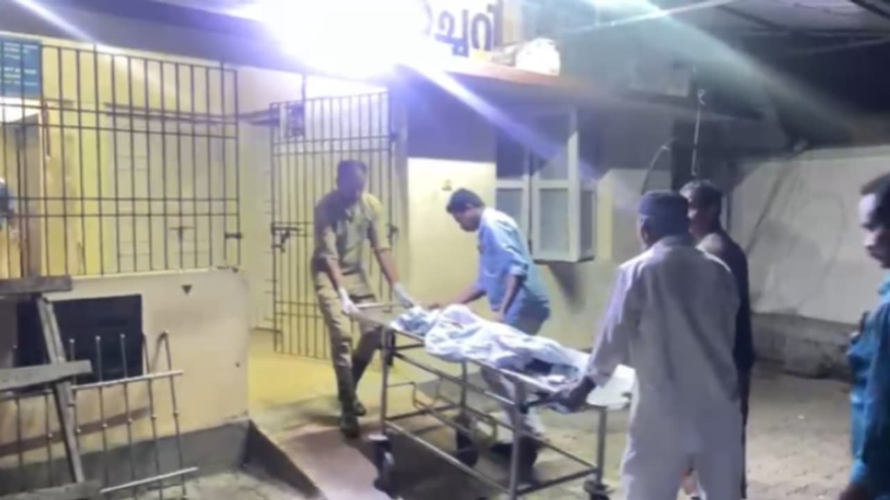 ഒരു കുടുംബത്തിലെ നാല് പേർ പൊള്ളലേറ്റു മരിച്ച നിലയിൽ; വീട് പൂർണമായും കത്തിനശിച്ചു; സംഭവം ഇടുക്കിയിൽ