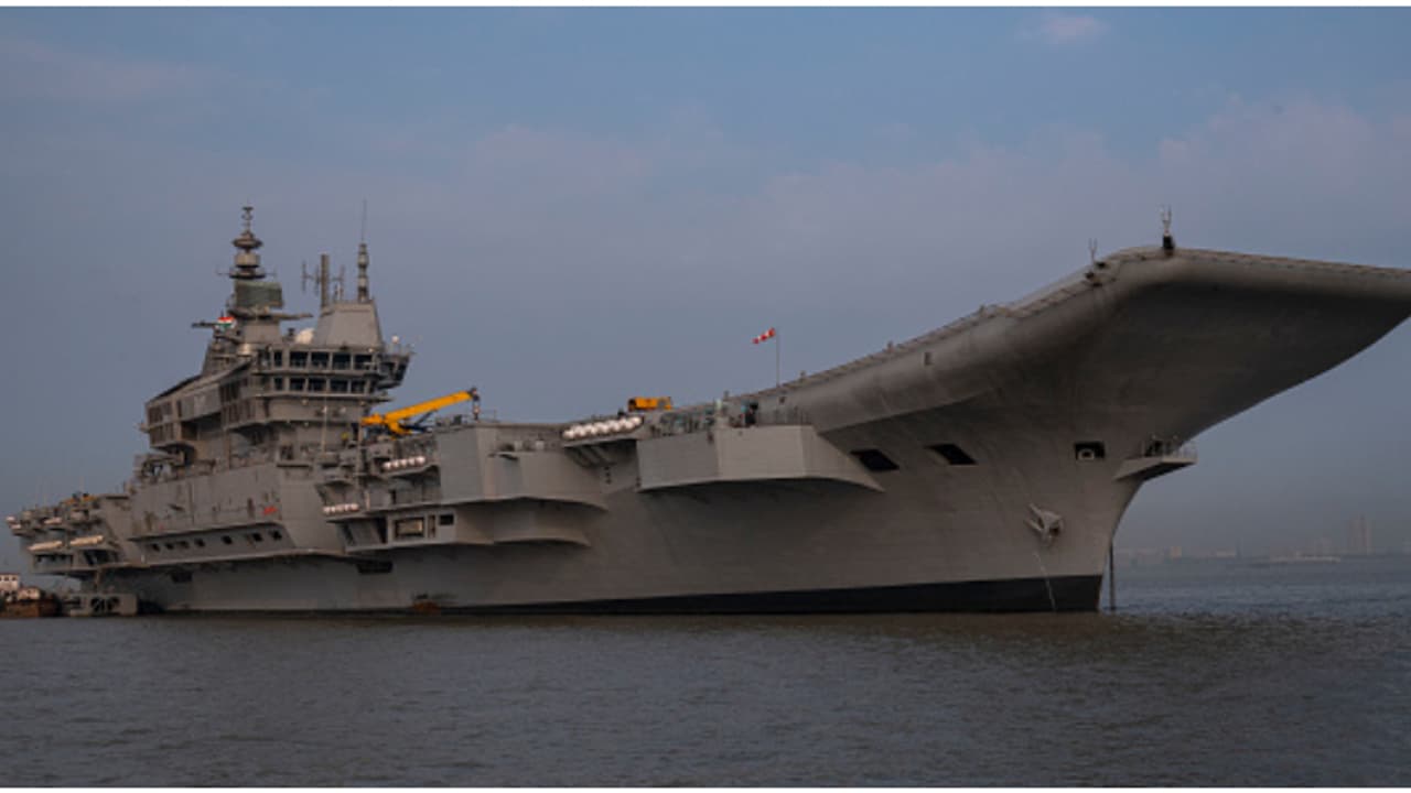 ഐഎൻഎസ് വിക്രാന്തിന്‍റെ വിവരങ്ങൾ തേടി ഫോൺ കോൾ; കസ്റ്റഡിയിലായത് കോഴിക്കോട് സ്വദേശി, ചോദ്യം ചെയ്യുന്നു