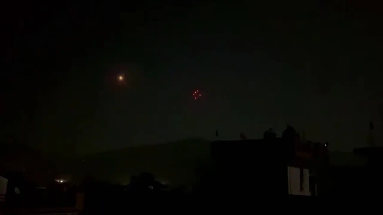 ಸಾಂಬಾದಲ್ಲಿ ಪಾಕ್ ಡ್ರೋನ್ ಹೊಡೆದುರುಳಿಸಿದ ಭಾರತ ಸಾಂಬಾದಲ್ಲಿ ಪಾಕ್ ಡ್ರೋನ್ ಹೊಡೆದುರುಳಿಸಿದ ಭಾರತ