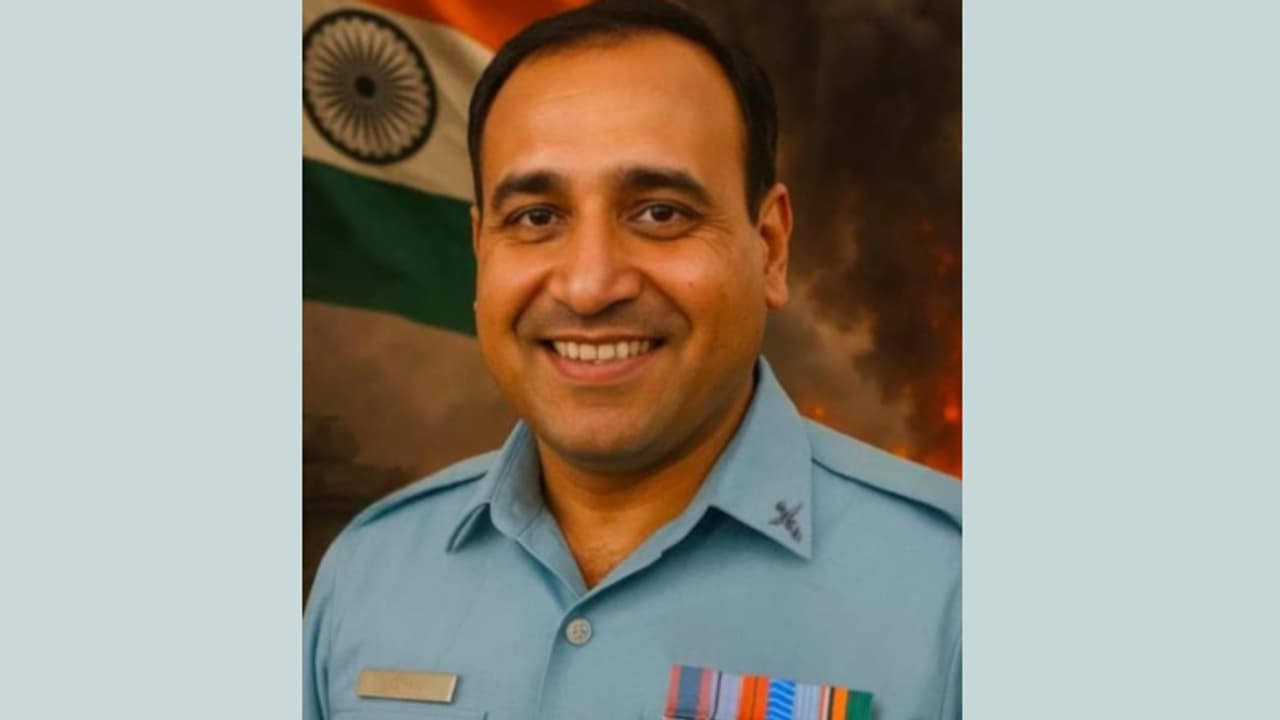 വീര ജവാന് രാജ്യത്തിന്റെ ആദരാഞ്ജലി; പാകിസ്ഥാൻ ഡ്രോൺ ആക്രമണത്തിൽ പരിക്കേറ്റ ജവാന് വീരമൃത്യു