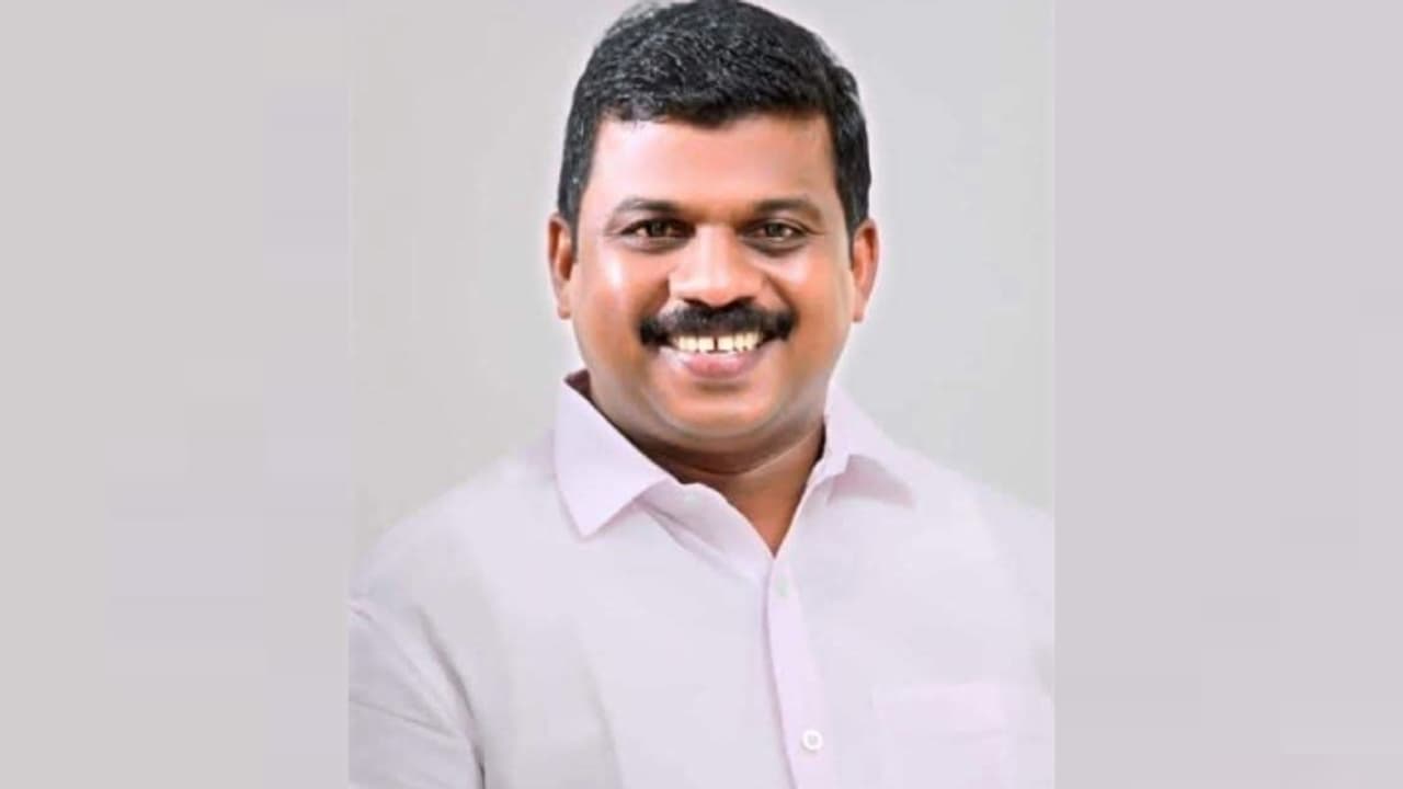 പത്തനംതിട്ട ഡിസിസി വൈസ് പ്രസിഡൻ്റ് എം.ജി. കണ്ണൻ അന്തരിച്ചു പത്തനംതിട്ട ഡിസിസി വൈസ് പ്രസിഡൻ്റ് എം.ജി. കണ്ണൻ അന്തരിച്ചു