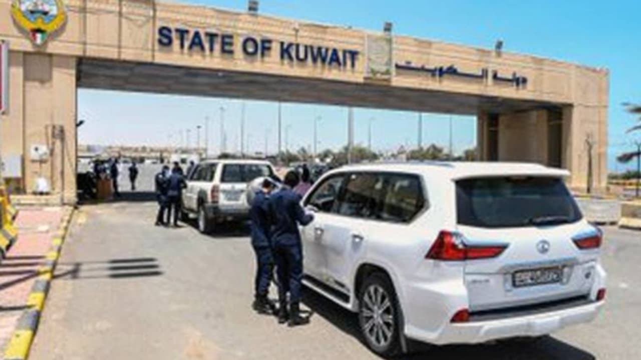 500 ദിനാറിന്‍റെ ഡീൽ, യാത്രാ വിലക്കുള്ള ആളുകളെ 'മുങ്ങാൻ' സഹായിച്ചു; പോർട്ട് ജീവനക്കാരൻ അറസ്റ്റിൽ