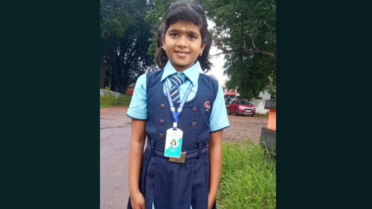 ക്ഷേത്രത്തിൽ നിന്ന് മടങ്ങവേ ബൈക്കിടിച്ച് 9 വയസ്സുകാരി മരിച്ചു; കൂടെയുണ്ടായിരുന്ന അമ്മൂമ്മയ്ക്ക് ഗുരുതര പരിക്ക്