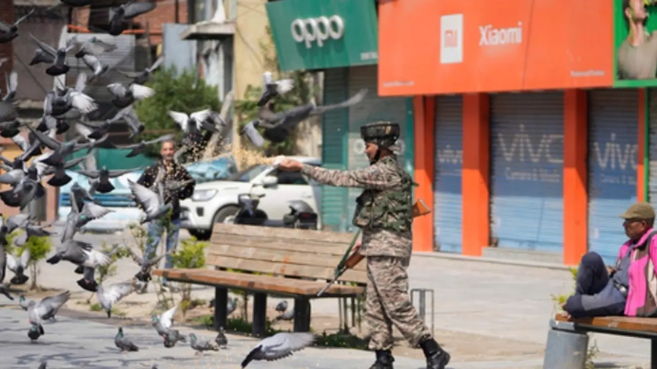 പാക് പ്രകോപനമില്ല, അതിർത്തി ശാന്തം; വൈഷ്ണോ ദേവി ക്ഷേത്രത്തിലേക്കുള്ള ഹെലികോപ്ടർ സർവീസ് പുനരാരംഭിച്ചു