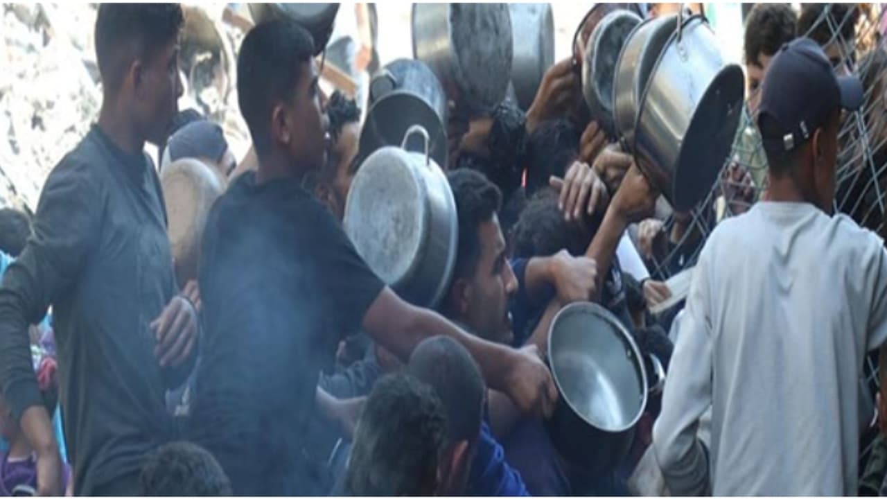 ഗാസ ക്ഷാമത്തിന്റെ വക്കിൽ; സാഹചര്യം വളരെ മോശമാകുന്ന അവസ്ഥയെന്ന് ലോകാരോഗ്യ സംഘടന ഗാസ ക്ഷാമത്തിന്റെ വക്കിൽ; സാഹചര്യം വളരെ മോശമാകുന്ന അവസ്ഥയെന്ന് ലോകാരോഗ്യ സംഘടന