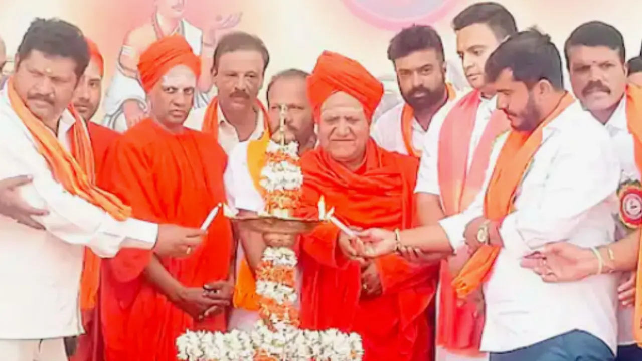 ಶಾಂತಿ ಸೌಹಾರ್ದತೆ ಕಾಪಾಡಿಕೊಳ್ಳುವಲ್ಲಿ ಇಟ್ಟ ಮೋದಿ ಹೆಜ್ಜೆ ವಿಶ್ವಕ್ಕೆ ಮಾದರಿ: ಸಂಸದ ಯದುವೀರ್ ಶಾಂತಿ ಸೌಹಾರ್ದತೆ ಕಾಪಾಡಿಕೊಳ್ಳುವಲ್ಲಿ ಇಟ್ಟ ಮೋದಿ ಹೆಜ್ಜೆ ವಿಶ್ವಕ್ಕೆ ಮಾದರಿ: ಸಂಸದ ಯದುವೀರ್