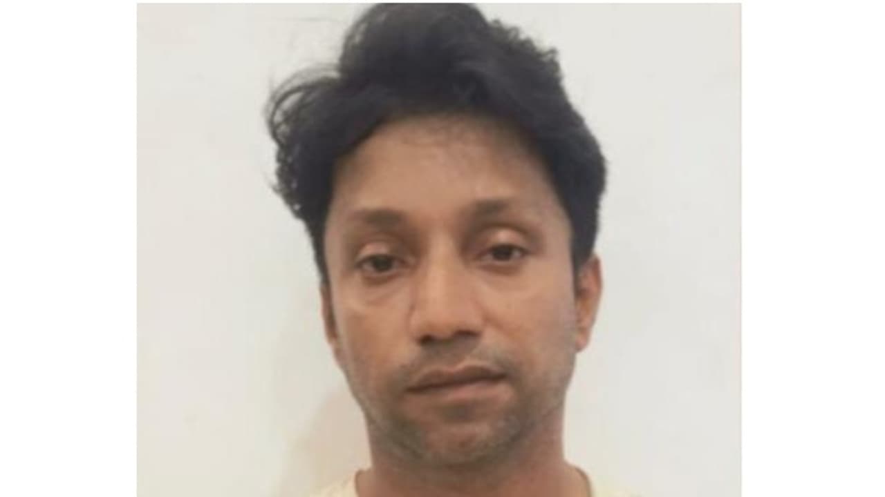 അക്യുപങ്ചര് ചികിത്സയ്ക്കെത്തിയ പെൺകുട്ടിയെ പല തവണ പീഡിപ്പിച്ചു; ക്ലിനിക്ക് ഉടമയെ പൊലീസ് അറസ്റ്റ് ചെയ്തു അക്യുപങ്ചര് ചികിത്സയ്ക്കെത്തിയ പെൺകുട്ടിയെ പല തവണ പീഡിപ്പിച്ചു; ക്ലിനിക്ക് ഉടമയെ പൊലീസ് അറസ്റ്റ് ചെയ്തു