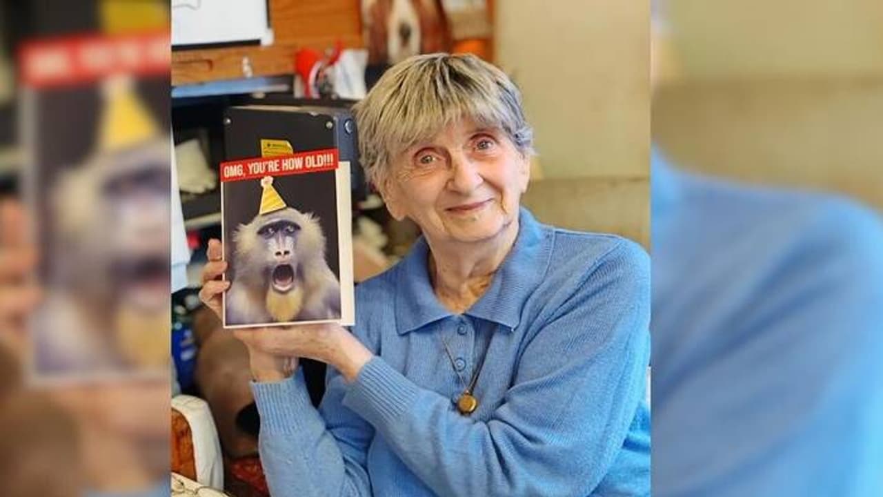 മൂന്ന് തവണ കാൻസർ, വയസ് 90, എന്നാലും വിരമിക്കില്ല, സംരക്ഷിച്ചത് 10000 ത്തിലേറെ മൃഗങ്ങളെ മൂന്ന് തവണ കാൻസർ, വയസ് 90, എന്നാലും വിരമിക്കില്ല, സംരക്ഷിച്ചത് 10000 ത്തിലേറെ മൃഗങ്ങളെ