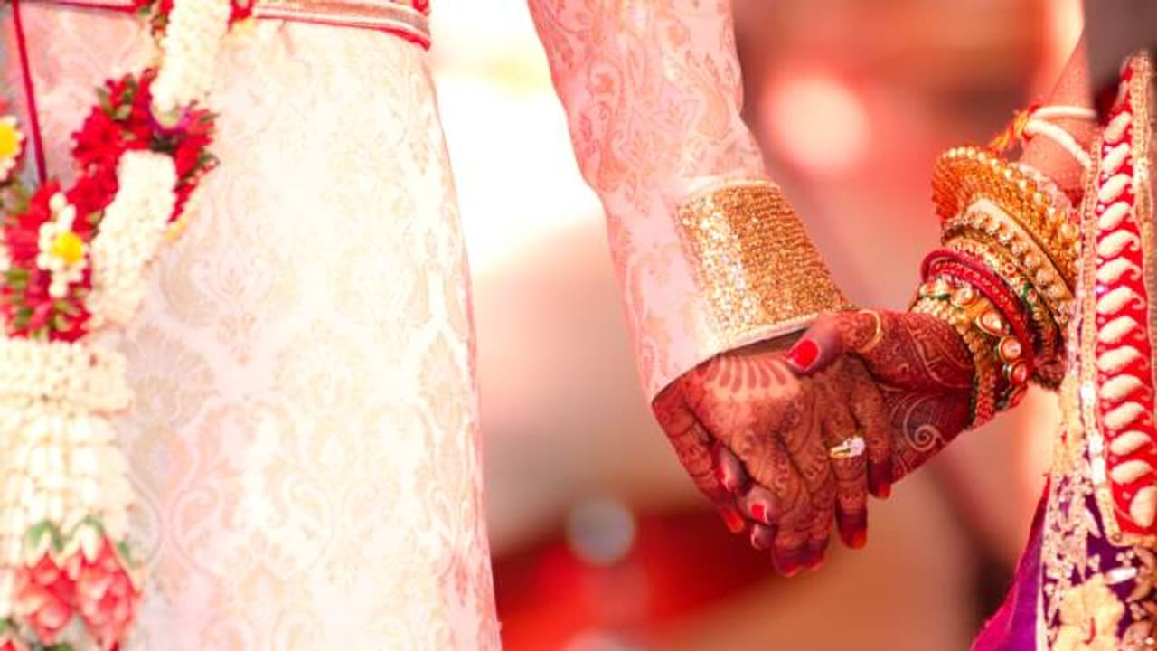 ചടങ്ങിനിടെ വരന് ഒരു ഫോൺകോൾ, അപ്പോൾ തന്നെ വിവാഹത്തിൽ നിന്നും പിന്മാറി, സംഘർഷം